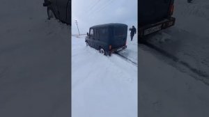 УАЗ на ободрышах по снегу против стокового УАЗа
