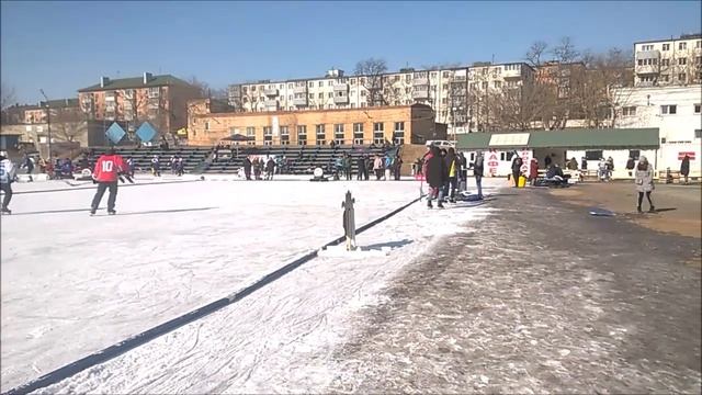 Каток на стадионе Строитель . Владивосток смотреть онлайн