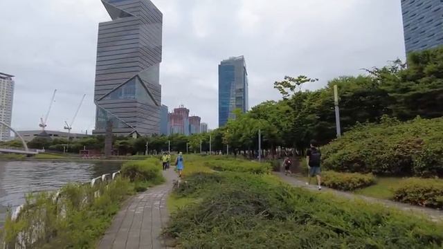 송도 센트럴 파크, 비온 뒤 맑은 하늘을 보며 산책하기 смотреть онлайн