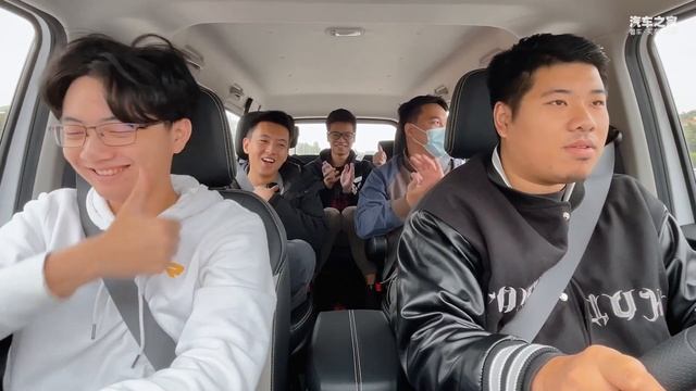 一台能够集体出行的MPV，竟然是汽车媒体的工作车？