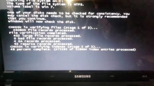 Включили компьютер чёрный экран с белыми буквами что делать