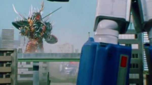Mega Voyager Megazord First Fight | In Space | Power Rangers Official