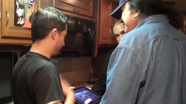 Meet and greet with Gene Simmons Axe bass used on stage part 1 смотреть онлайн