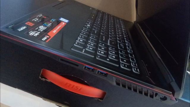 MSI GP63 8Re-617PH UNBOXING 2019 смотреть онлайн