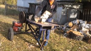 Самодельный реечный дровокол. Колем березу.
