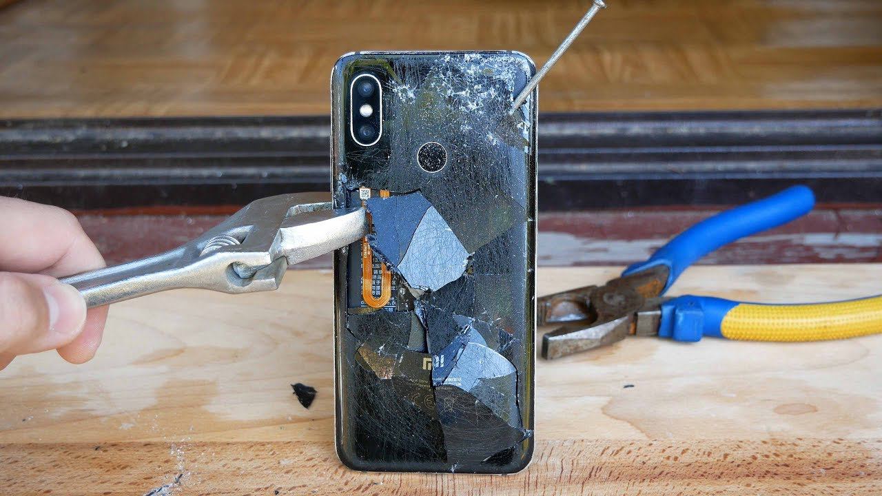 Xiaomi Mi 8 - Crash Test смотреть онлайн