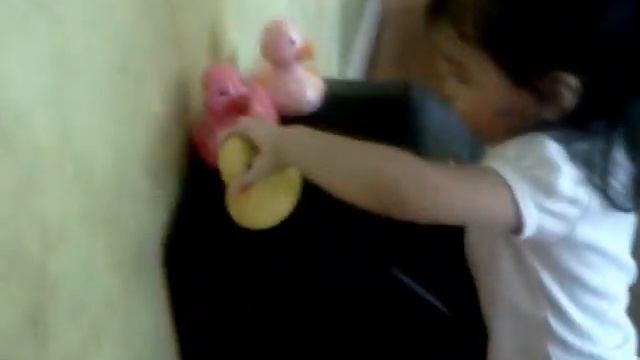 Gaby's Hello Kitty Umbrella Dance смотреть онлайн