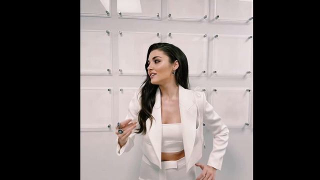 Kerem Bürsin shared his wedding day with Hande Ercel on Youtube! смотреть онлайн