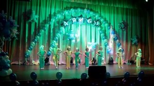 танец гусениц. младшая группа