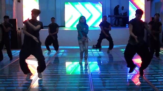 Melani baila perreo en sus 15 años #ediyart #quinceañera #coreografiasparaxvaños смотреть онлайн