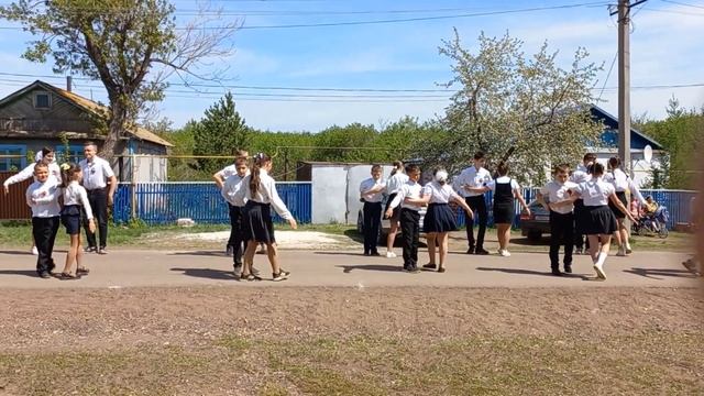 ?? Вальс ПОБЕДЫ СОШ п.Уранбаш Октябрьский район Оренбургская область смотреть онлайн
