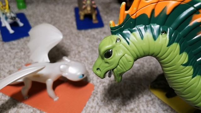 Изучаем букву М. Мультик для детей. Беззубик и Дневная фурия учатся в школе Большого Дракона. смотреть онлайн