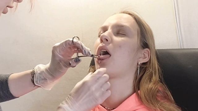 Пирсинг языка/ Tongue piercing смотреть онлайн