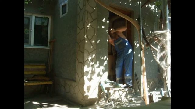 замена двери деревянная на металлическую _ролик для туристов )) / change the door on my hourse смотреть онлайн