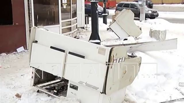 Бульдозером за сухой закон - нелегальную «разливайку» снесли в Автозаводском районе смотреть онлайн