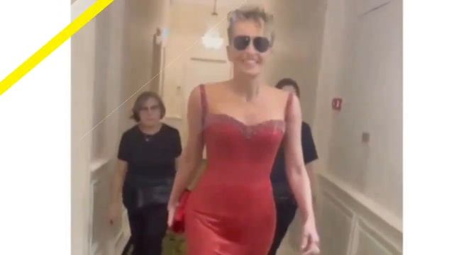 Sharon Stone shares stunning topless photo at 64 || 2022 смотреть онлайн