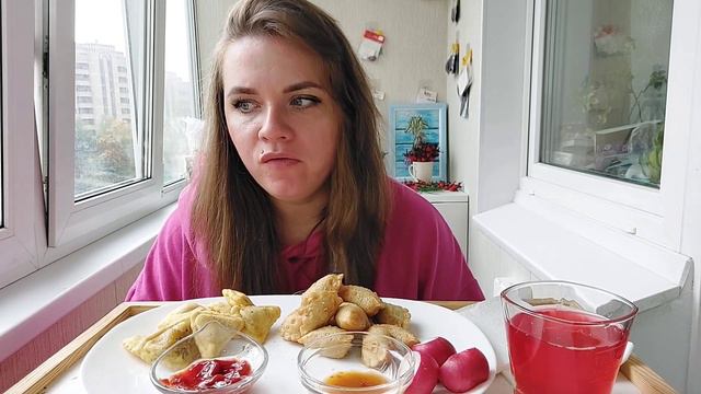 Мукбанг чебупели, чебупицца с соусом｜ Под ваши истории #мукбанг #фудблогер смотреть онлайн