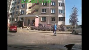 Как сбивают детей во дворах...