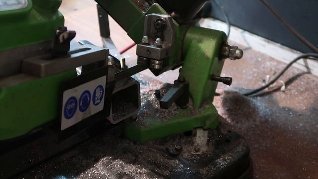 DIY Tool Stand! Cheap But Sturdy. Steel And Concrete. смотреть онлайн