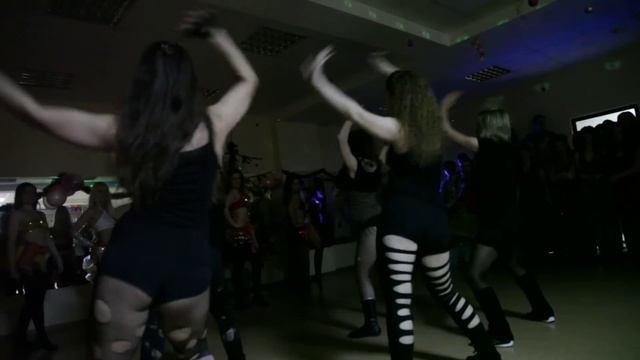 Реггетон-банда "Baile De Los Pobres" @ Cальсатека 2011.12.30 смотреть онлайн