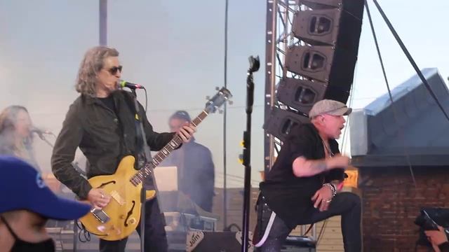 Гарик Сукачёв - Моя бабушка курит трубку смотреть онлайн