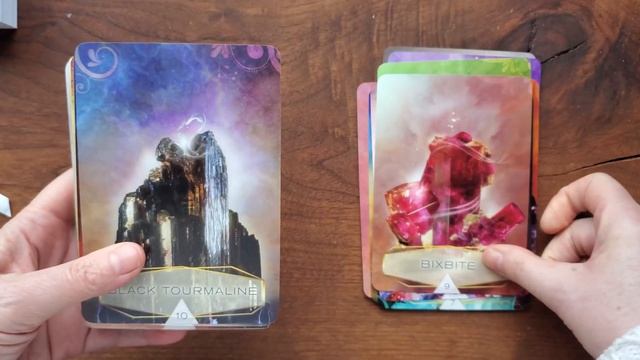The Crystal Spirits Oracle Deck - Flip Through смотреть онлайн
