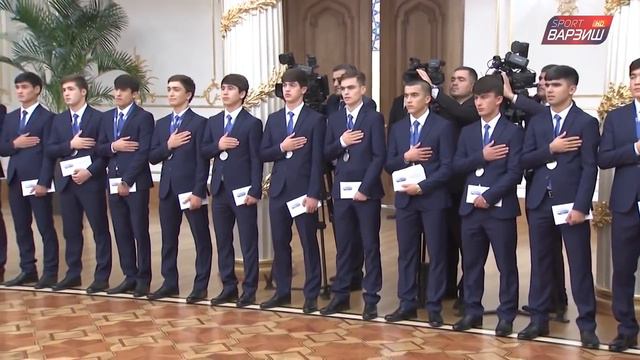 Наврасони футболи кишвар дар ҳузури Пешвои миллат (11.10.2018) смотреть онлайн