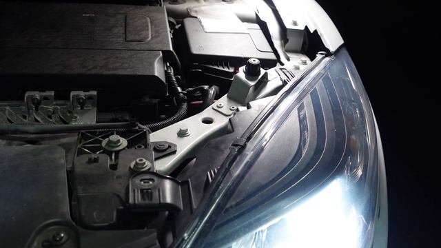 Comment changer les ampoules sur une Renault Megane 3 pour des feux LEDs facilement смотреть онлайн