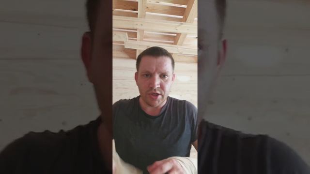 Защита рук. Конопатить дом своими руками.#Shorts смотреть онлайн