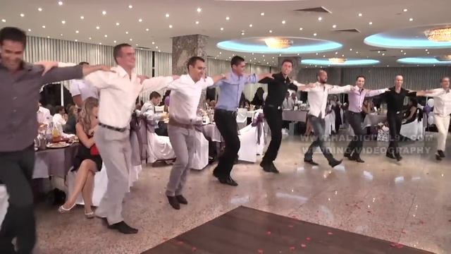 Bulgarians know how to dance! смотреть онлайн