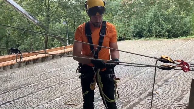 RIGGING TENSION LINES FOR ROPE ACCESS смотреть онлайн