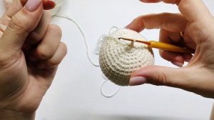 МК крючком игрушка на елку зайчик