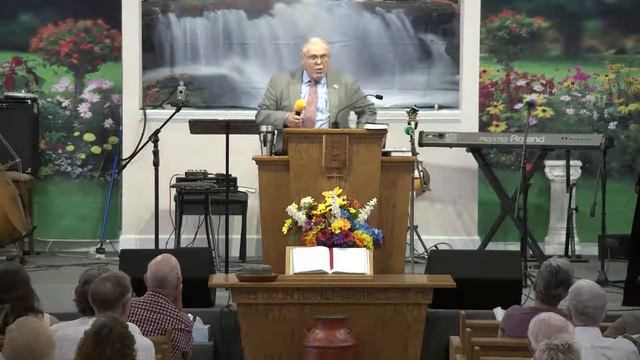 Pastor Tom Holt: "The Glory of God!" (Preaching) смотреть онлайн