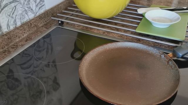 Кружевные блинчики, простой рецепт пошагово. Все подробности :) Немного о блинной сковороде смотреть онлайн