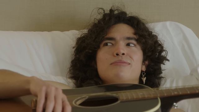 24 Hours With Conan Gray as He Moves to New York | Vogue смотреть онлайн