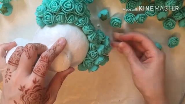 DIY/ Мишка из роз своими руками / розы из фоамирана / подарок своими руками смотреть онлайн