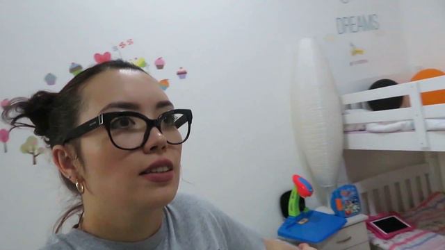 дети играют в прятки, магические веселье игры в приятки с мамой смотреть онлайн