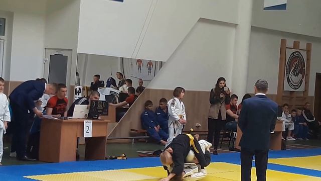 Дегтяр Даниил - 1-ая схватка Khmelnytskyi Brazilian Jiu-jitsu OPEN Championship 2017 GI