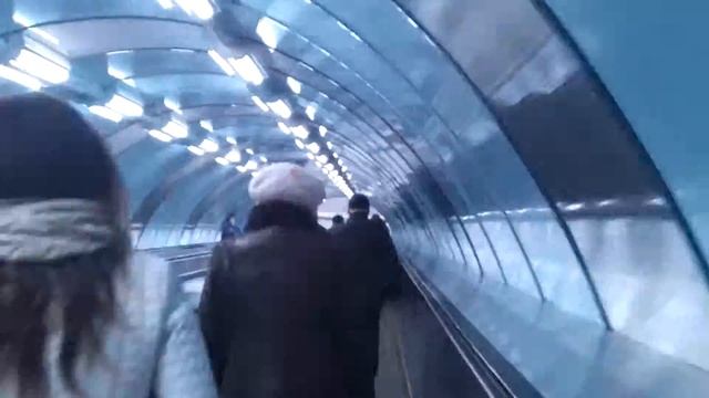Новый, второй, выход из метро "Спортивная". Траволатор под Невой. Ускоренная съёмка. смотреть онлайн