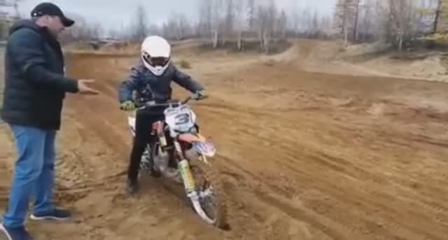 Впервые на КТМ 85 после питбайка?.mp4 смотреть онлайн