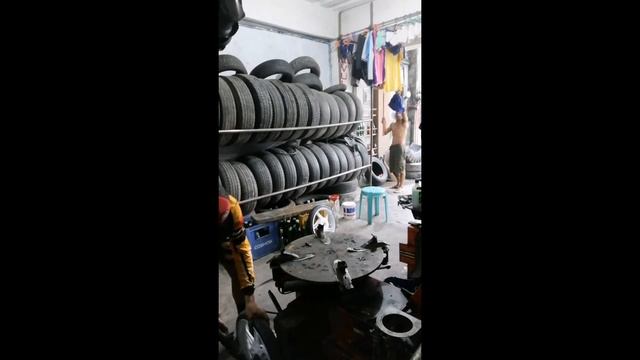 Change tire LEO TIRE 70 80 14 ,60 80 14 смотреть онлайн