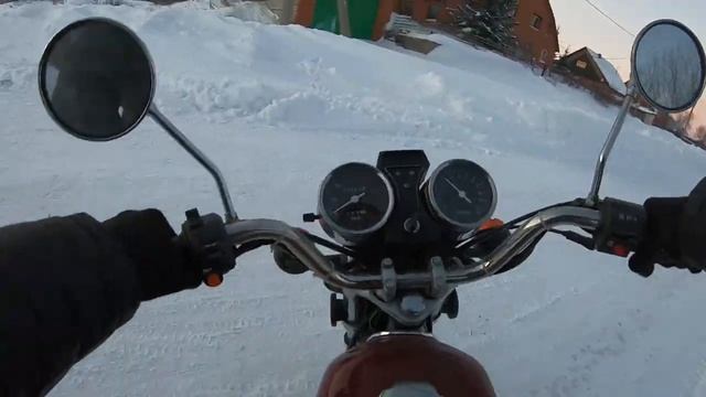 На мопеде Motolend Alpha 110 по снегу в мороз -25 смотреть онлайн