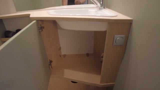 LMC Style 490 K - 2023 - Familien Wohnwagen mit Stil - Caravan Salon 2022 Düsseldorf смотреть онлайн