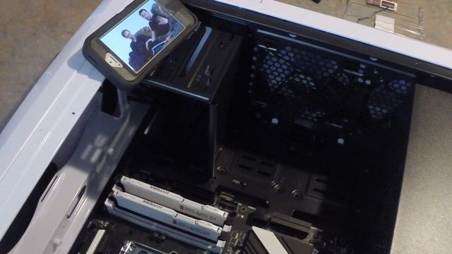 Salvage PC rebuild with Gundam 4690K & XFX R7 370 смотреть онлайн