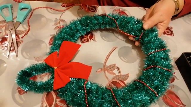 Украшаем квартиру к Новому году - самый простой новогодний венок своими руками смотреть онлайн