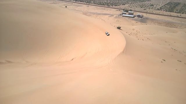 hardcore drive.. Infinity QX4 Playing in Sweihan Bowl - Oryx4x4 смотреть онлайн