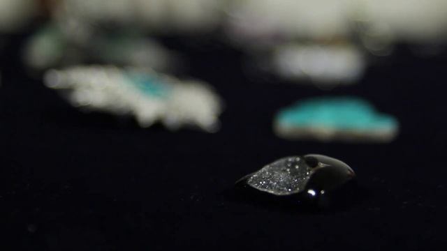 Друзы драгоценных камней: как они выглядят и в чем их уникальность и природная красота смотреть онлайн