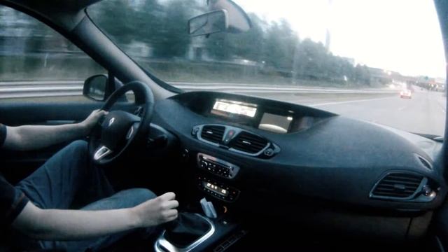 Renault Grand Scenic 1.5 dCi VS Nissan Maxima A33 3.0 V6