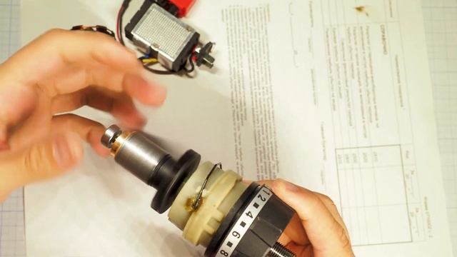 Компактный бесщеточный шуруповёрт 12 В с Алиэкспресс SCANS S120 с толковыми Li-ion аккумуляторами смотреть онлайн