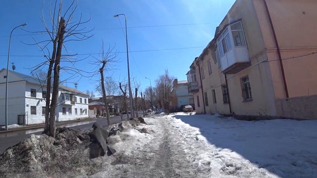 Караганда | улица Ерубаева (начало) от Сатпаева до Жамбыла весной 2021 года смотреть онлайн